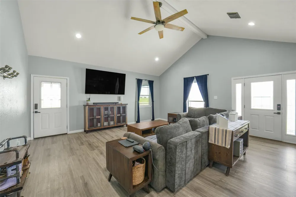 11301 S Fm 441 Road Louise, TX 77455