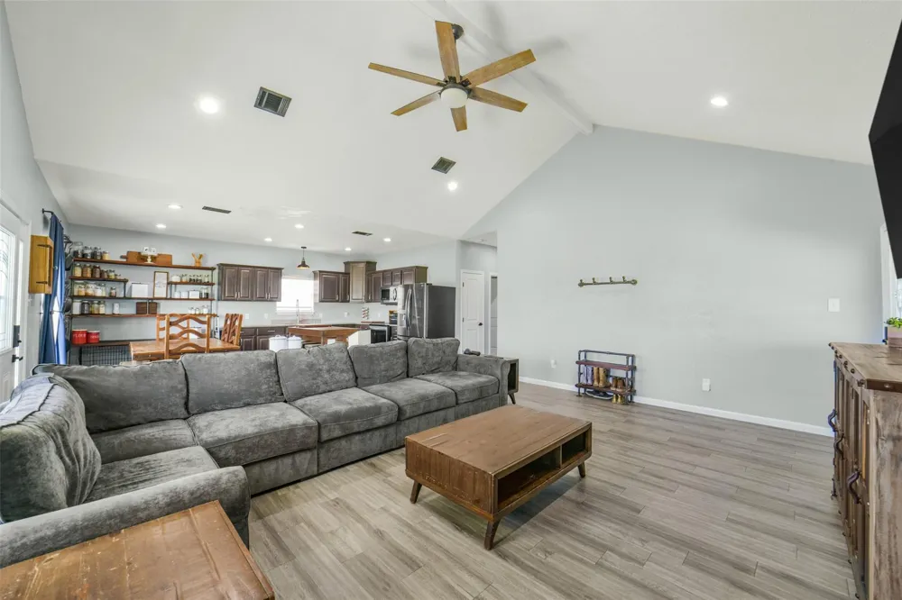 11301 S Fm 441 Road Louise, TX 77455