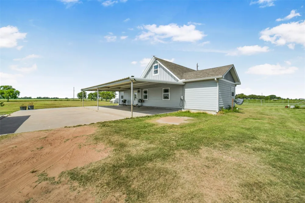 11301 S Fm 441 Road Louise, TX 77455