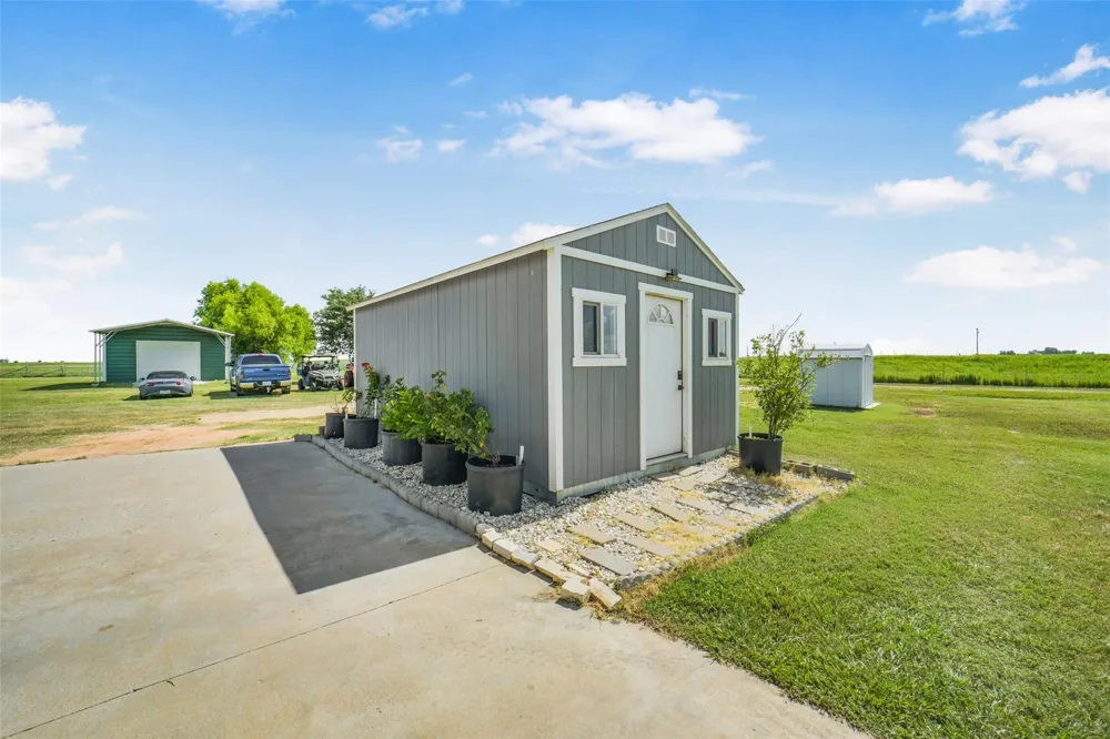 11301 S Fm 441 Road Louise, TX 77455