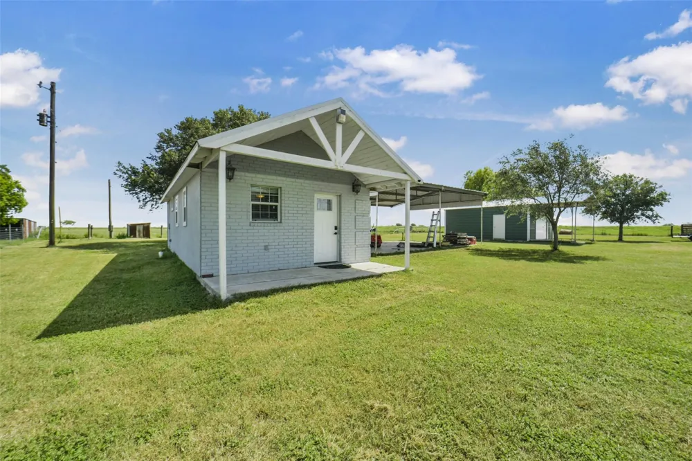 11301 S Fm 441 Road Louise, TX 77455
