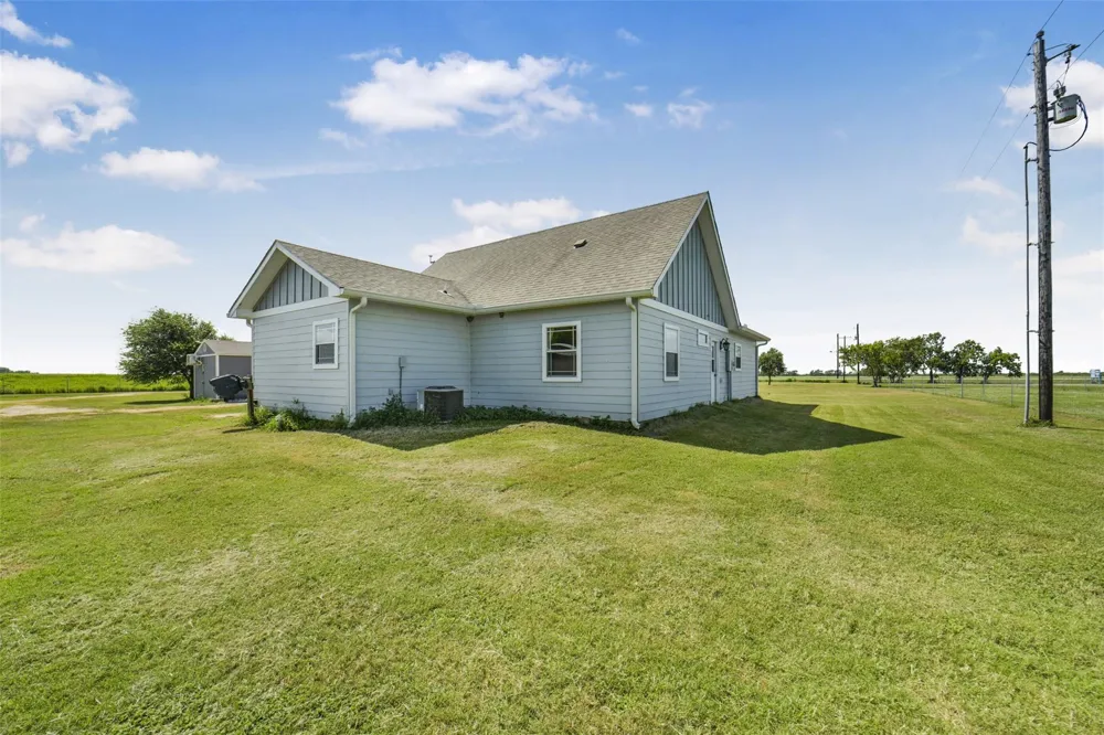 11301 S Fm 441 Road Louise, TX 77455