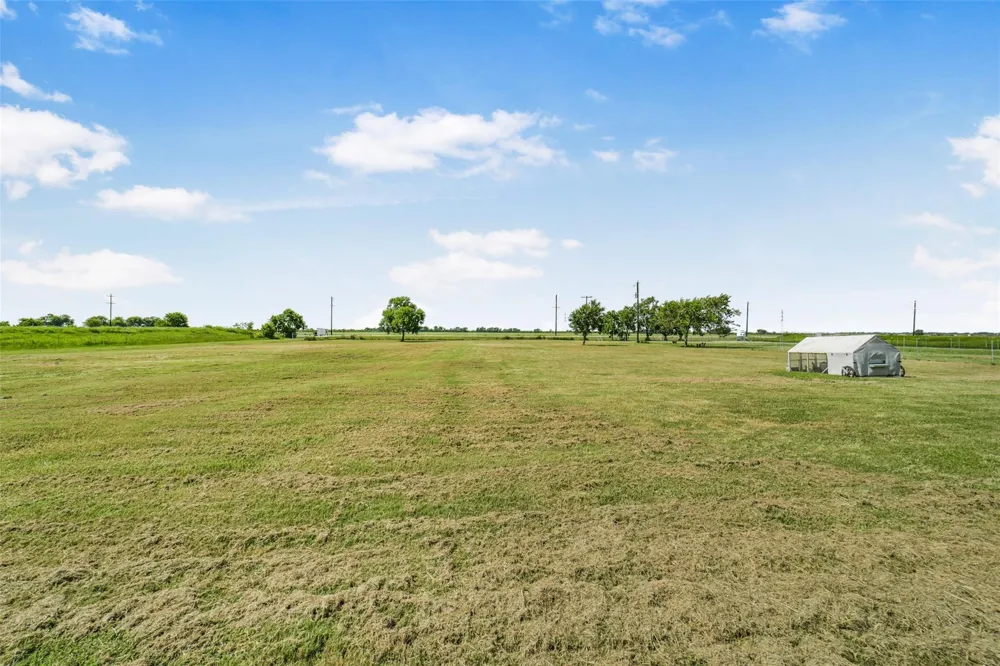 11301 S Fm 441 Road Louise, TX 77455