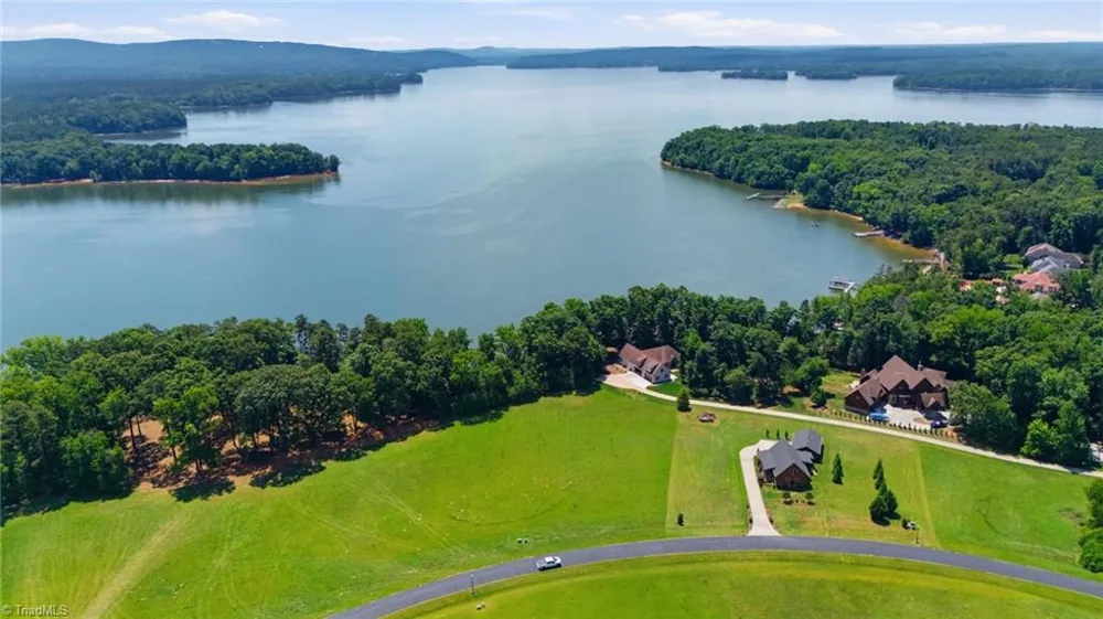 206 Kendricks Cove Lexington, NC 27292