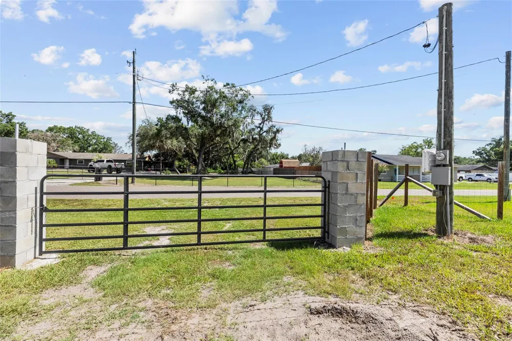 5030 DUQUE ROAD Lutz, FL 33549