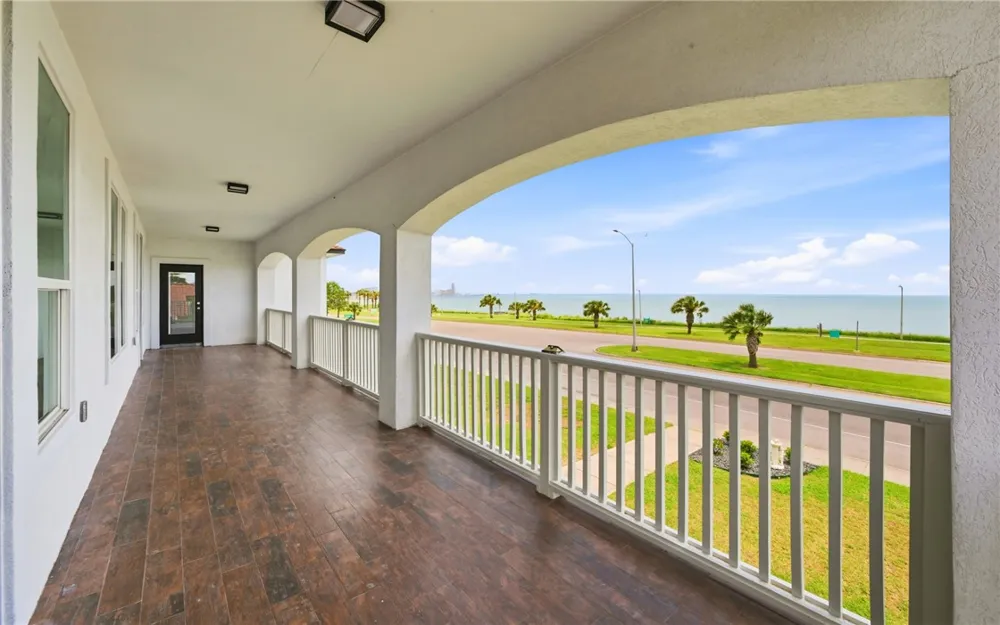 3001 Ocean Drive Corpus Christi, TX 78404