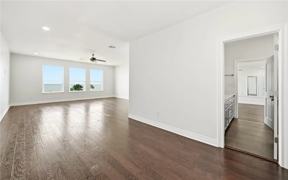 3001 Ocean Drive Corpus Christi, TX 78404