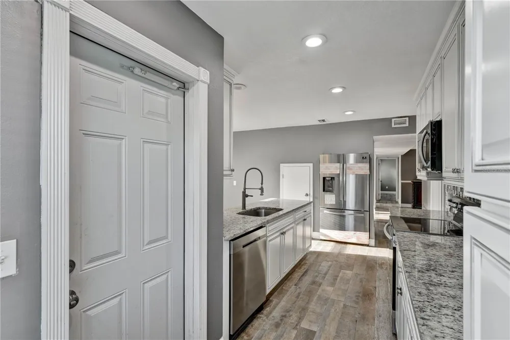 1879 KAMLER AVENUE Orlando, FL 32817