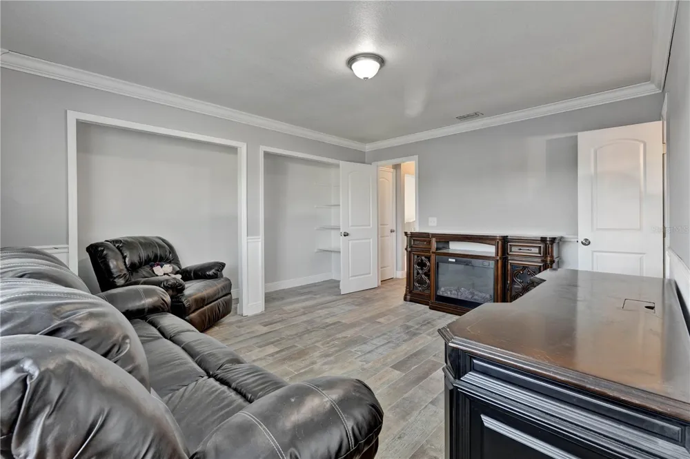 1879 KAMLER AVENUE Orlando, FL 32817