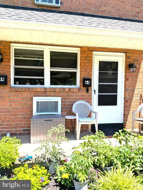 340 WOODLAWN TERRACE #APT A4