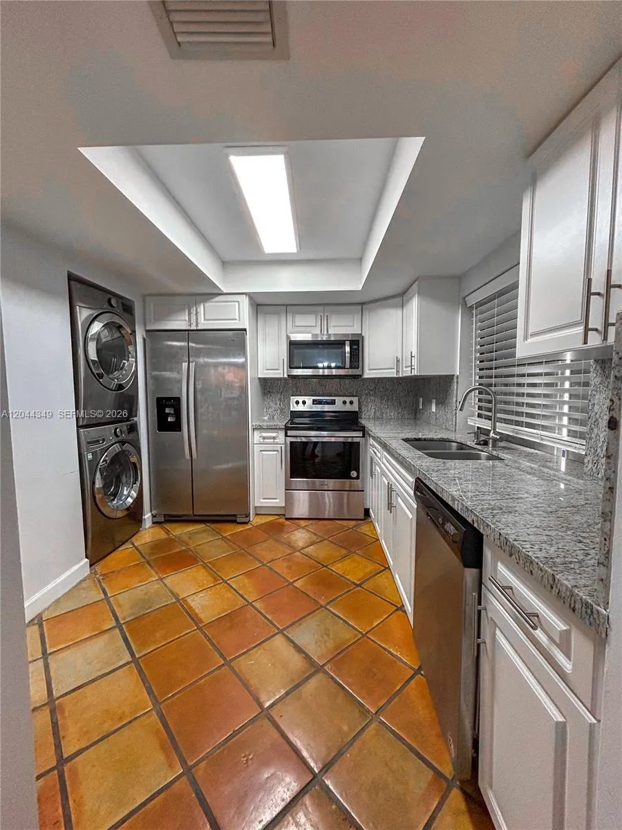 14970 SW 48th Ter #27G Miami, FL 33185