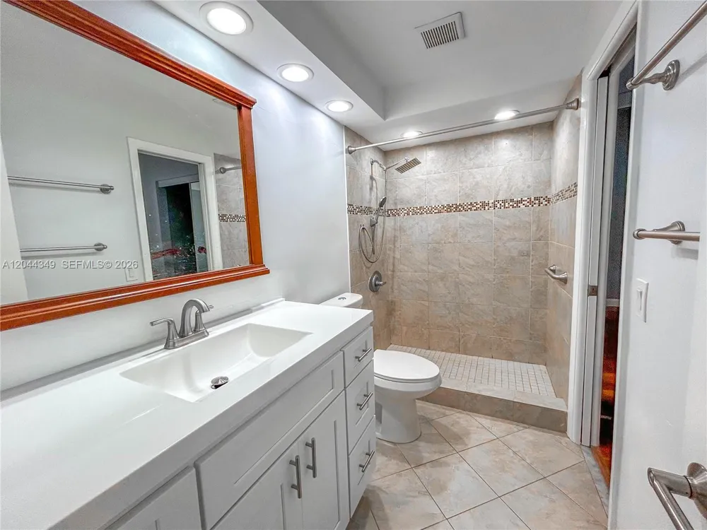 14970 SW 48th Ter #27G Miami, FL 33185