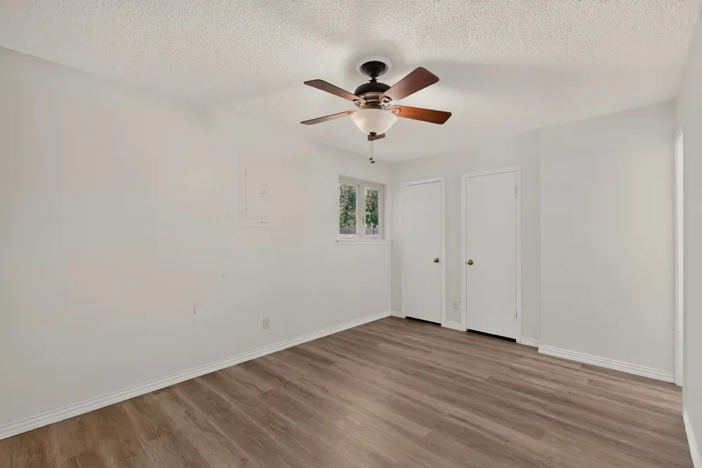 2041 Hemlock Drive Haltom City, TX 76117