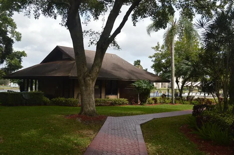 9311 Orange Grove Drive #109 Davie, FL 33324