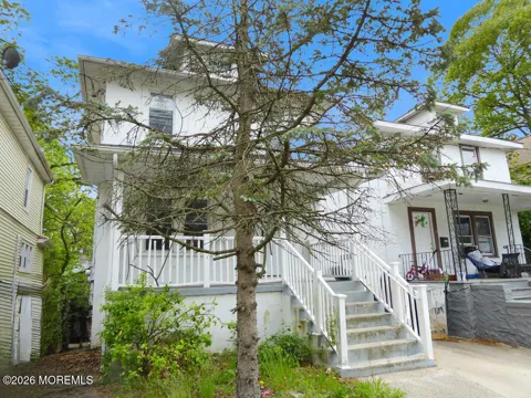 1916 Bangs Avenue