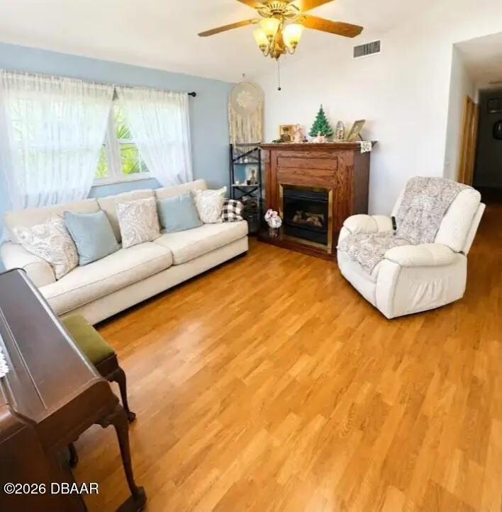93 Glass Court Port Orange, FL 32129