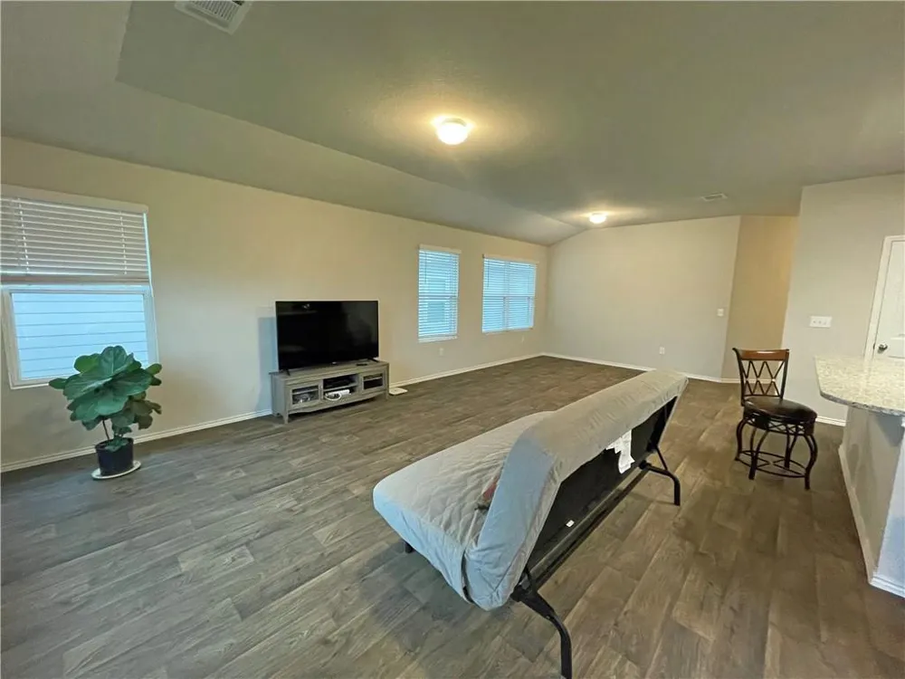 5825 Shanjia Drive Austin, TX 78724