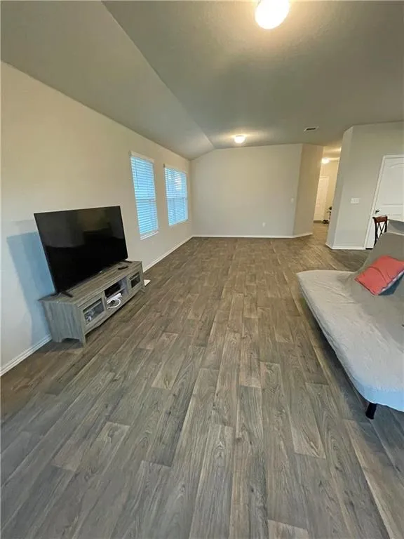 5825 Shanjia Drive Austin, TX 78724