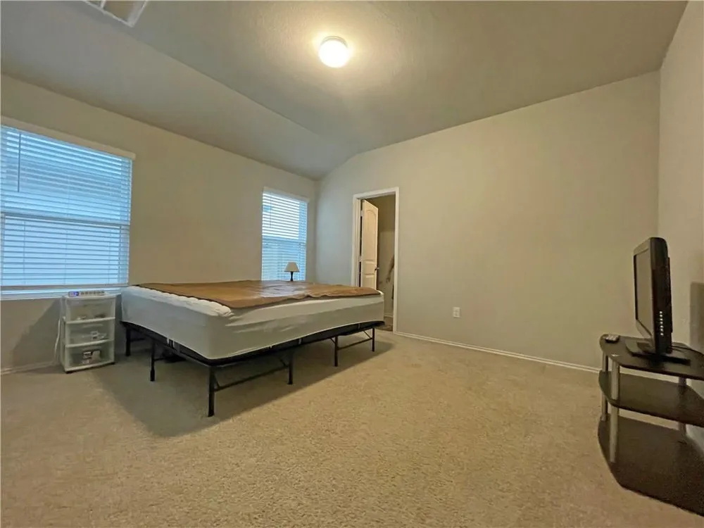 5825 Shanjia Drive Austin, TX 78724
