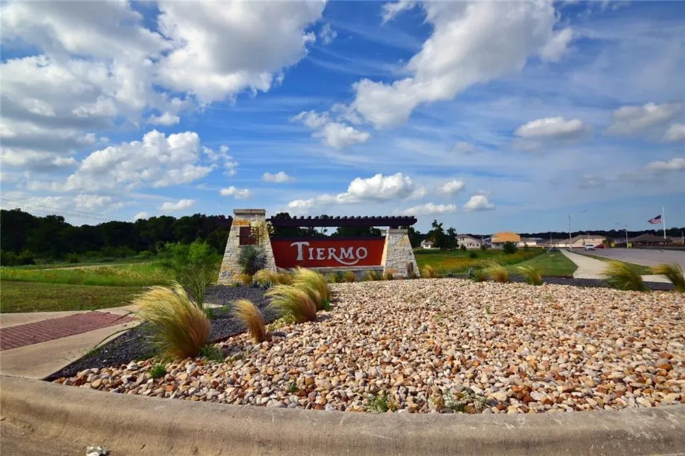5825 Shanjia Drive Austin, TX 78724