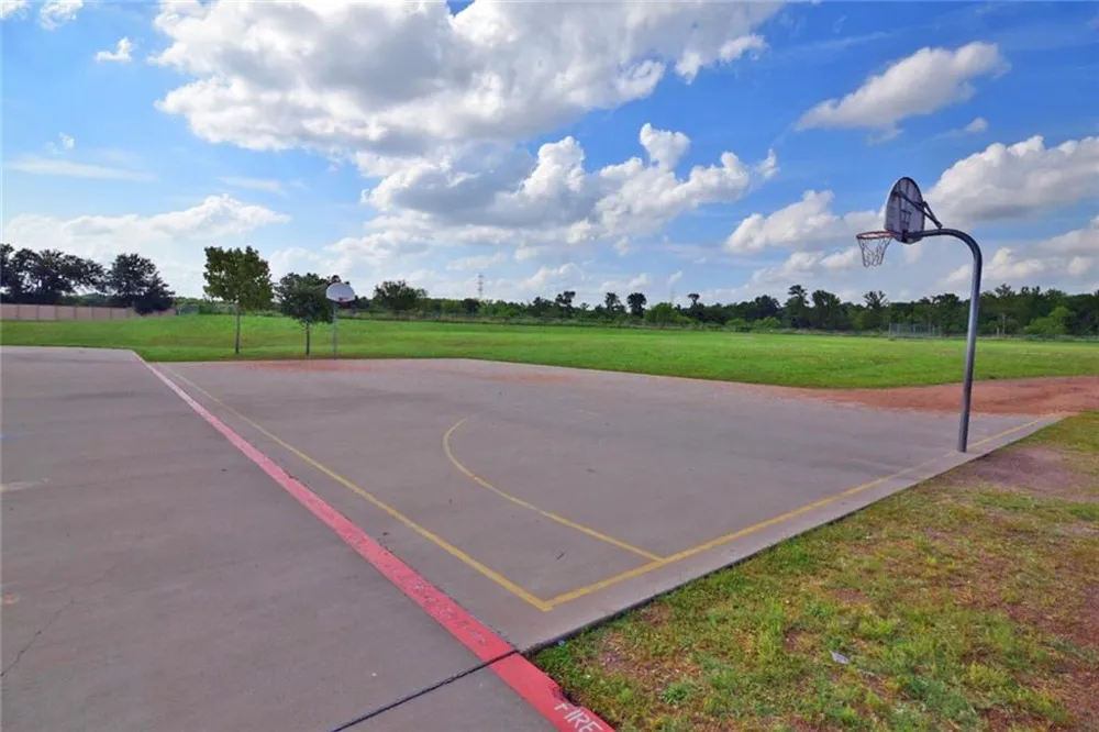 5825 Shanjia Drive Austin, TX 78724