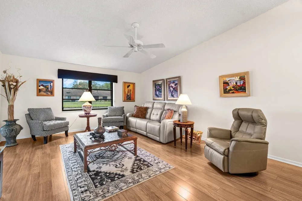 8286 Springlake Drive Boca Raton, FL 33496