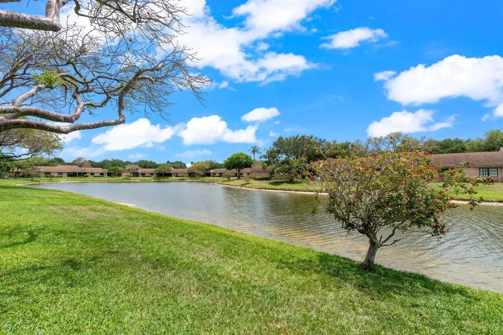 8286 Springlake Drive Boca Raton, FL 33496