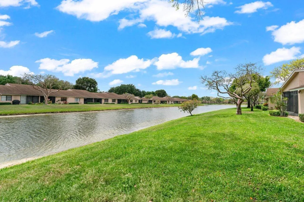 8286 Springlake Drive Boca Raton, FL 33496
