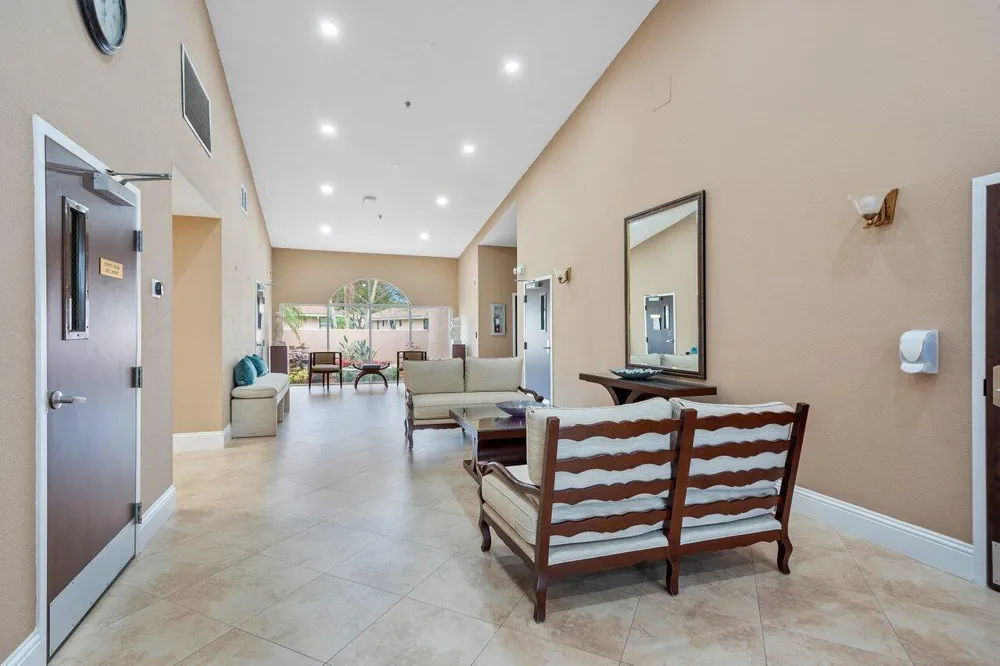 8286 Springlake Drive Boca Raton, FL 33496