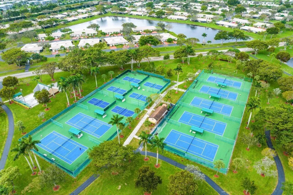 8286 Springlake Drive Boca Raton, FL 33496