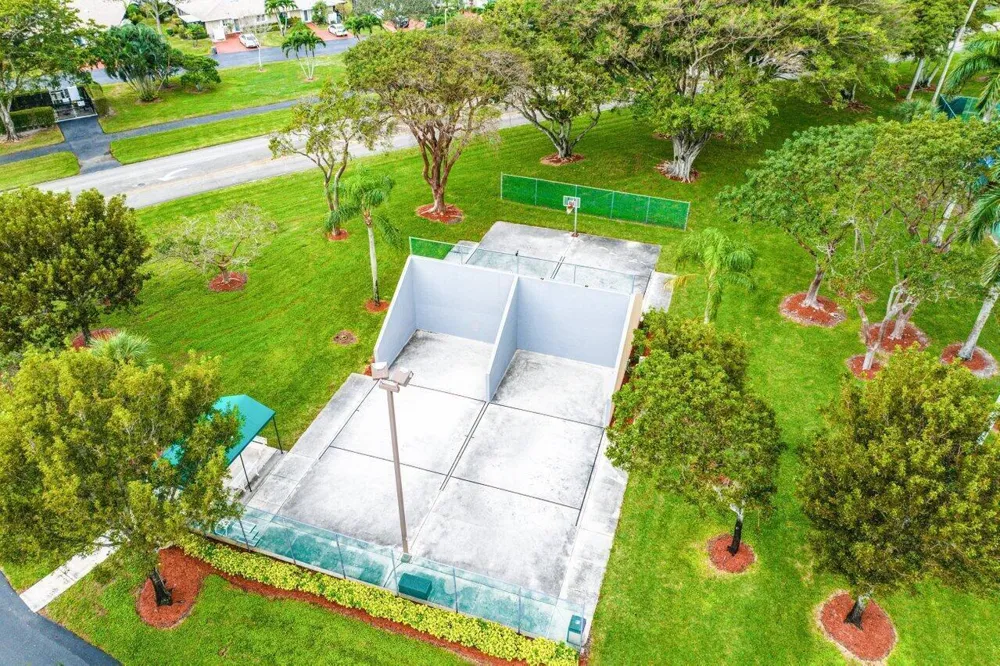 8286 Springlake Drive Boca Raton, FL 33496