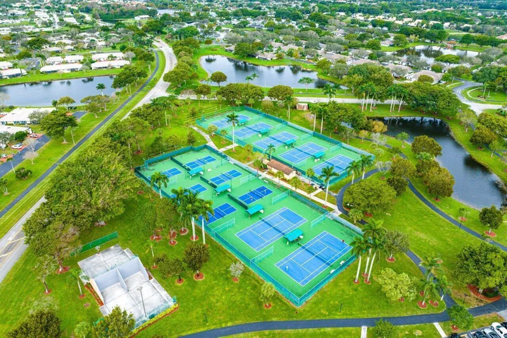 8286 Springlake Drive Boca Raton, FL 33496