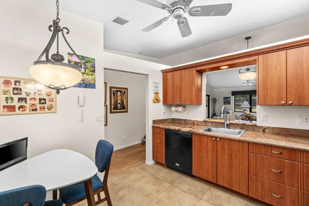 8286 Springlake Drive Boca Raton, FL 33496
