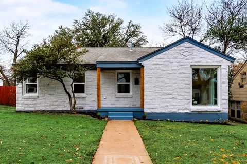 1411 Arborvitae Avenue