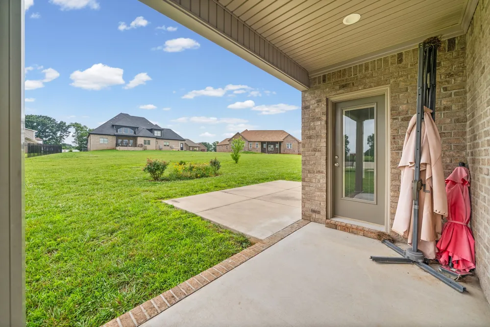 208 Lewis Bridge Way Hopkinsville, KY 42240