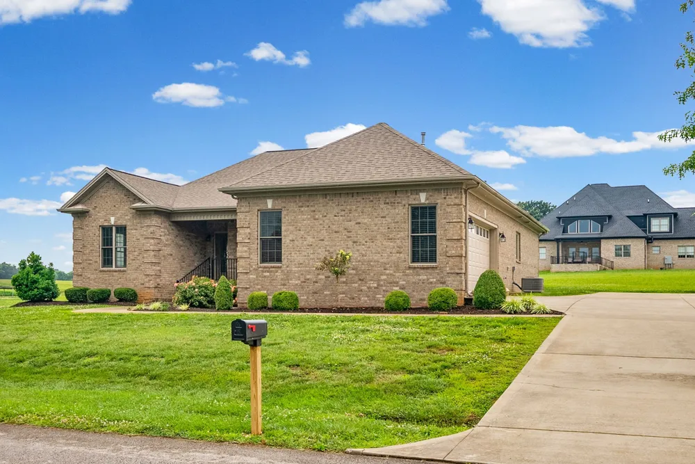 208 Lewis Bridge Way Hopkinsville, KY 42240
