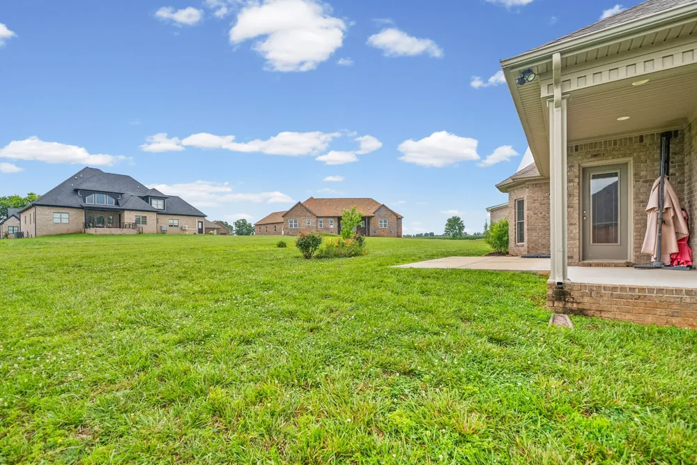 208 Lewis Bridge Way Hopkinsville, KY 42240