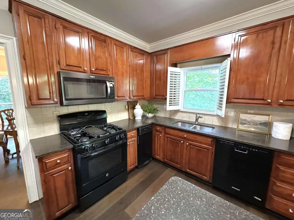 7155 Roswell RD Sandy Springs, GA 30328