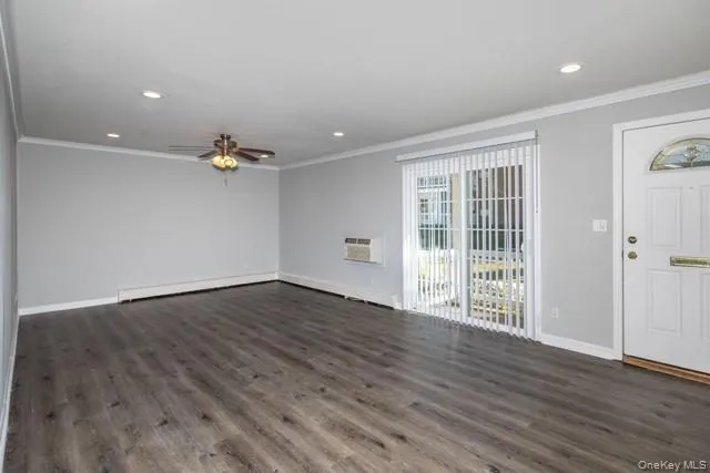 94 friendly Court #FC94 Babylon, NY 11704