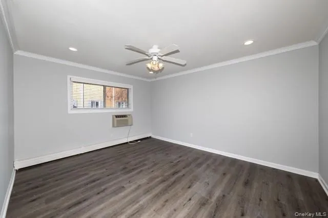 94 friendly Court #FC94 Babylon, NY 11704