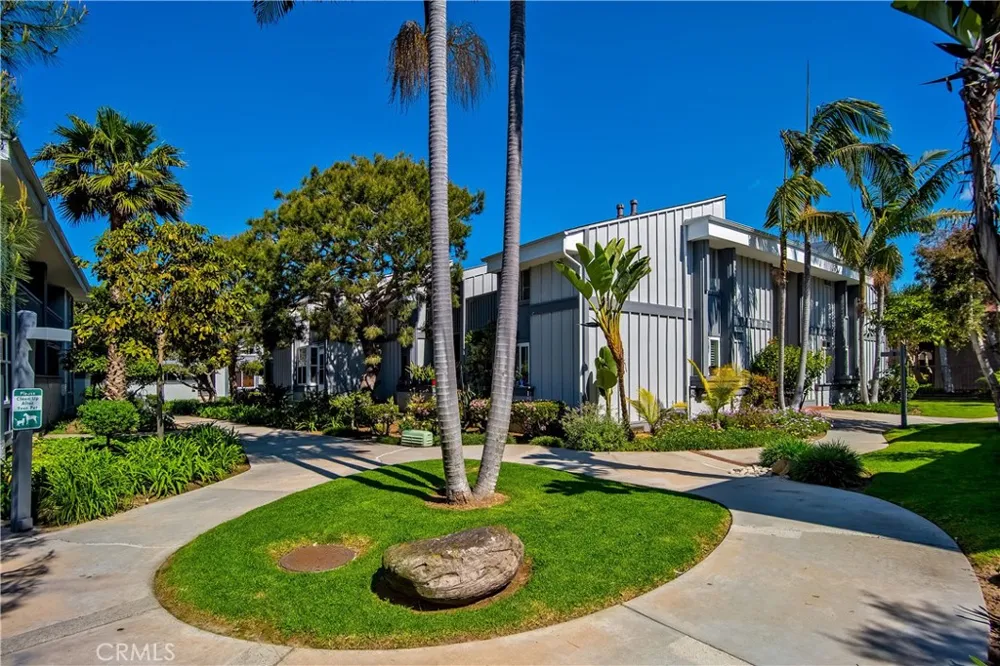 17082 Pacific Coast Highway #102 Huntington Beach, CA 92649