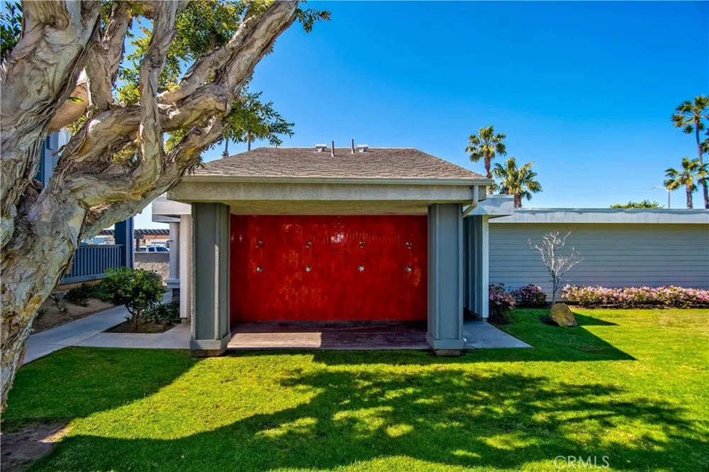 17082 Pacific Coast Highway #102 Huntington Beach, CA 92649