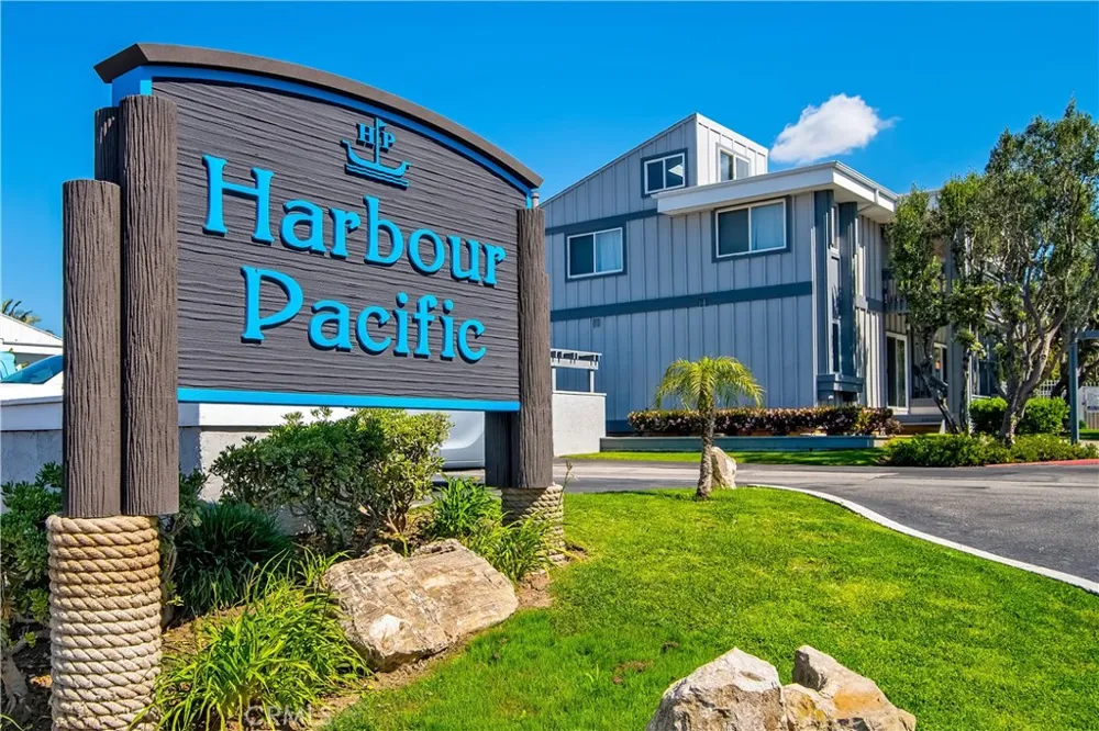 17082 Pacific Coast Highway #102 Huntington Beach, CA 92649