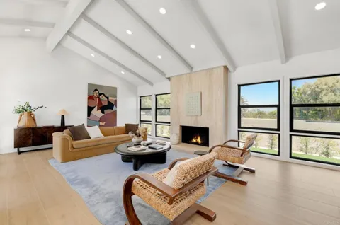 8838 La Jolla Scenic Drive