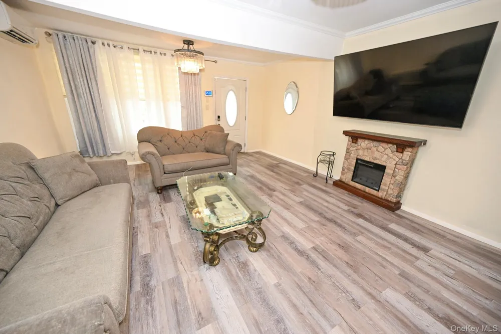 11537 114th Place South Ozone Park, NY 11420