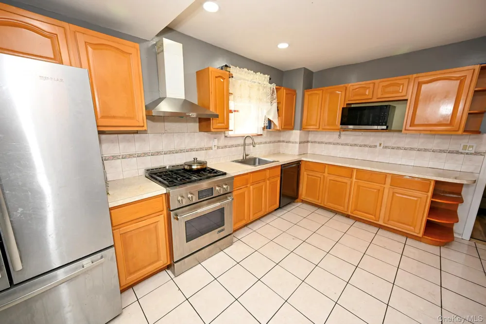 11537 114th Place South Ozone Park, NY 11420