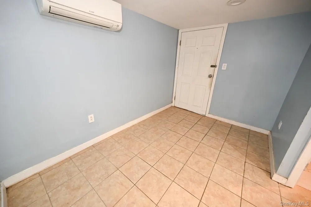 11537 114th Place South Ozone Park, NY 11420