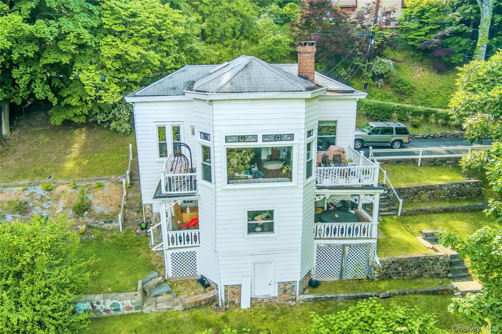 12 Shadyside Avenue Nyack, NY 10960