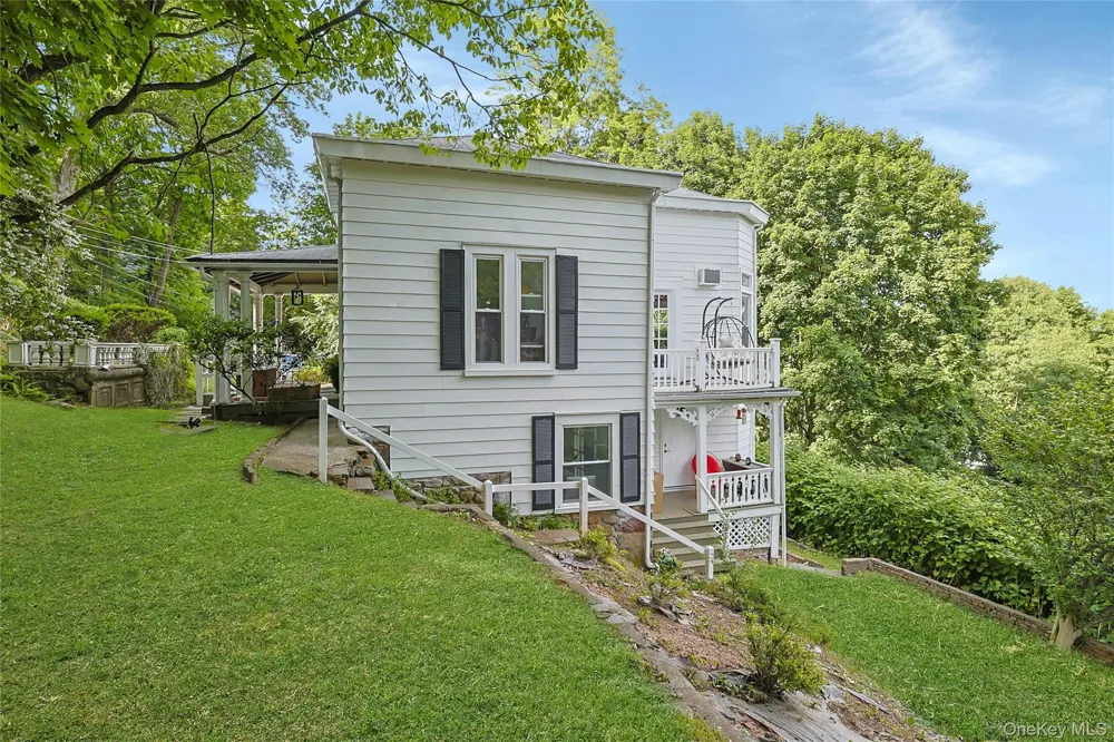 12 Shadyside Avenue Nyack, NY 10960