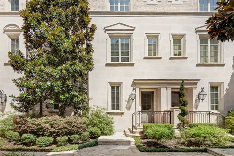 4608 Abbott Avenue #112